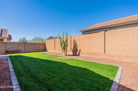 Exterior - 2026 E Anderson Dr, Phoenix, AZ 85022 photo 11 of 14