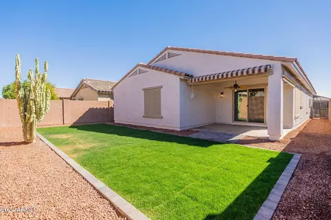 Exterior - 2026 E Anderson Dr, Phoenix, AZ 85022 photo 10 of 14