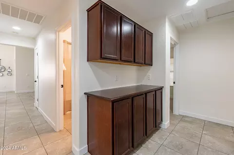 Kitchen - 2026 E Anderson Dr, Phoenix, AZ 85022 photo 8 of 8