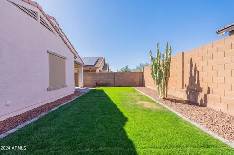 Exterior - 2026 E Anderson Dr, Phoenix, AZ 85022 photo 13 of 14