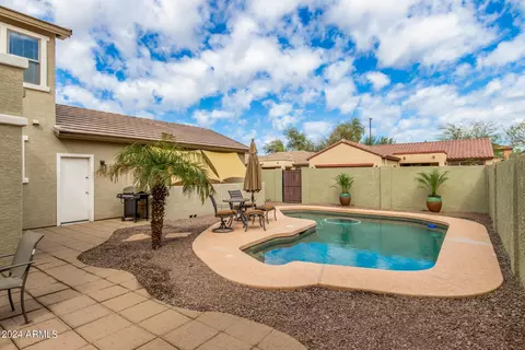 Exterior - 2866 E Shannon St, Gilbert, AZ 85295 photo 5 of 18
