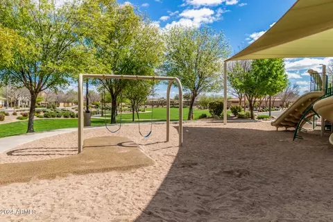 View/Area - 2866 E Shannon St, Gilbert, AZ 85295 photo 2 of 4