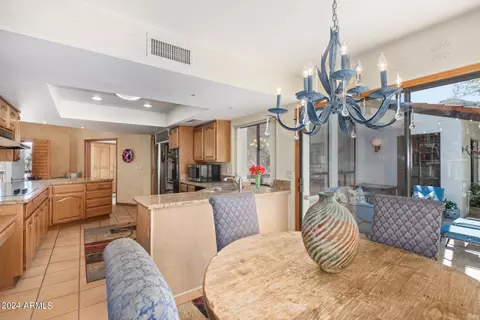 Dining - 4540 E Via Los Caballos --, Phoenix, AZ 85028 photo 3 of 4