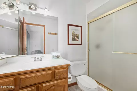 Bath - 4540 E Via Los Caballos --, Phoenix, AZ 85028 photo 4 of 4