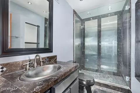 Bath - 4540 E Via Los Caballos --, Phoenix, AZ 85028 photo 3 of 4