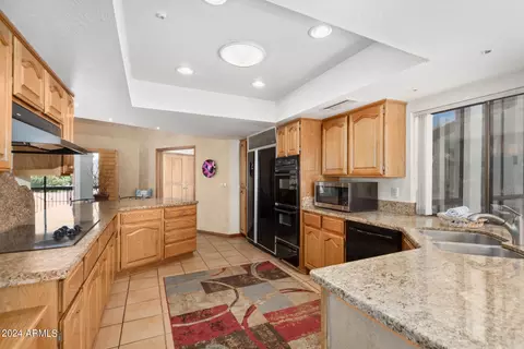 Kitchen - 4540 E Via Los Caballos --, Phoenix, AZ 85028 photo 2 of 3