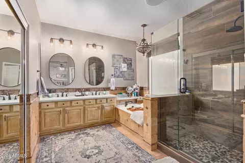 Bath - 9632 E Navarro Ave, Mesa, AZ 85209 photo 1 of 4