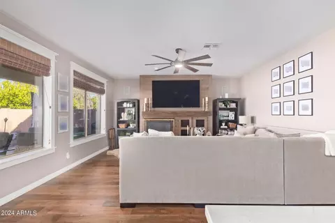 Living - 9632 E Navarro Ave, Mesa, AZ 85209 photo 4 of 6