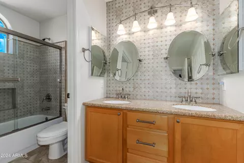 Bath - 3231 E Inverness Ave, Mesa, AZ 85204 photo 5 of 6