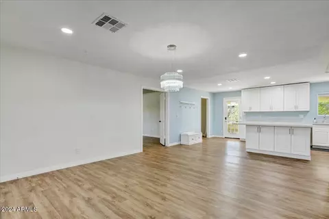1332 E Cholla St, Phoenix, AZ 85020 photo 8