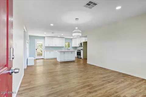 1332 E Cholla St, Phoenix, AZ 85020 photo 7