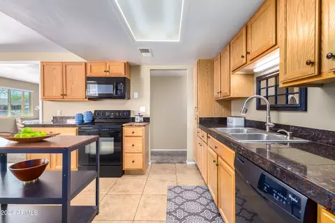 2452 E Blanche Dr, Phoenix, AZ 85032 photo 11
