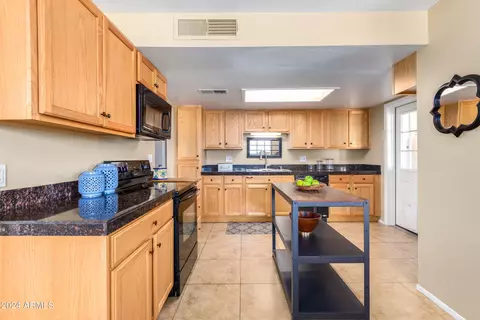2452 E Blanche Dr, Phoenix, AZ 85032 photo 9