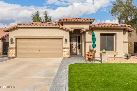 6667 S Cartier Dr, Gilbert, AZ 85298