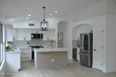 4330 E Lone Cactus Dr, Phoenix, AZ 85050