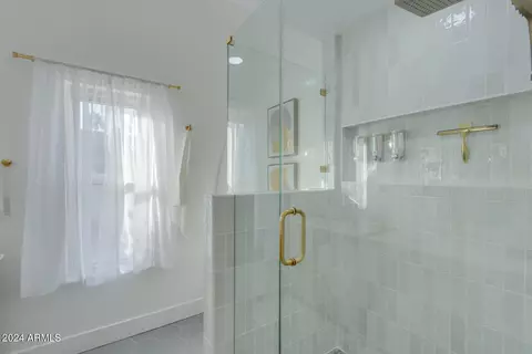 Bath - 644 W Wagner Ct, Gilbert, AZ 85233 photo 3 of 8