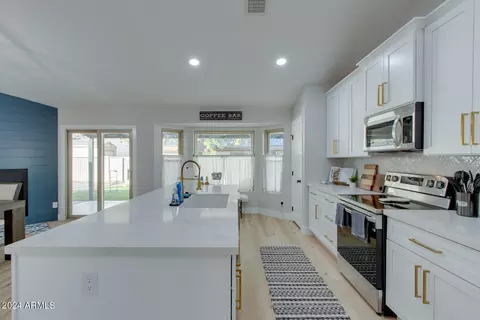 Kitchen - 644 W Wagner Ct, Gilbert, AZ 85233 photo 6 of 6