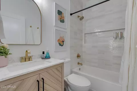 Bath - 644 W Wagner Ct, Gilbert, AZ 85233 photo 7 of 8