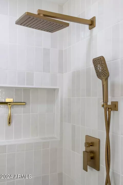 Bath - 644 W Wagner Ct, Gilbert, AZ 85233 photo 6 of 8