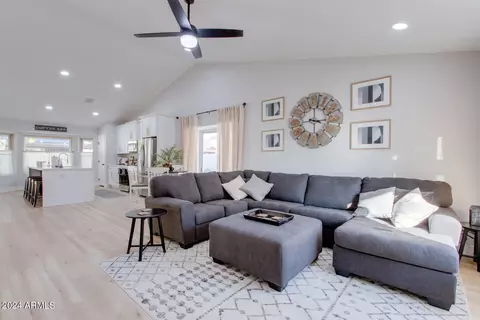 Living - 644 W Wagner Ct, Gilbert, AZ 85233 photo 2 of 4