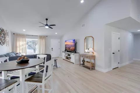 Dining - 644 W Wagner Ct, Gilbert, AZ 85233 photo 3 of 5