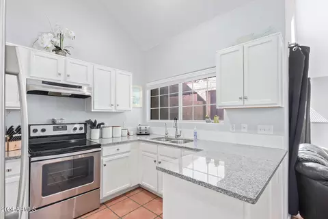 Kitchen - 1633 E Lakeside Dr #68, Gilbert, AZ 85234 photo 3 of 5