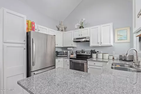 Kitchen - 1633 E Lakeside Dr #68, Gilbert, AZ 85234 photo 1 of 5