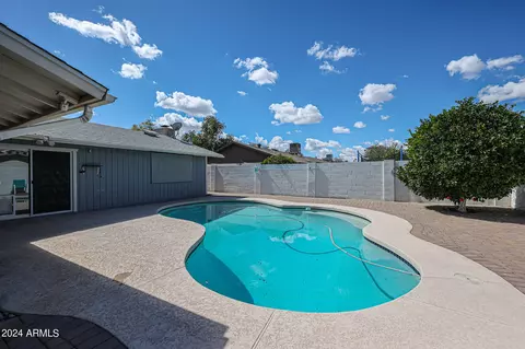 5624 W Carol Ann Way, Glendale, AZ 85306