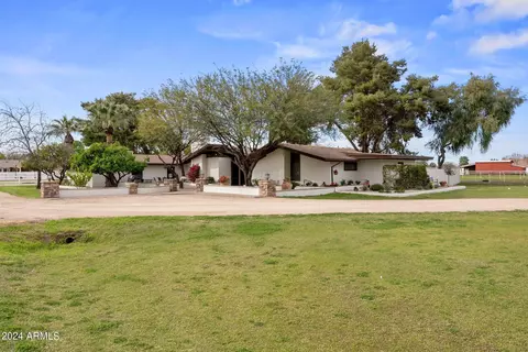 Exterior - 152 N 159th St, Gilbert, AZ 85234 photo 7 of 26
