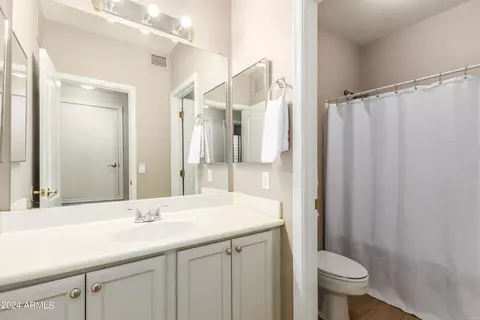 Bath - 5460 E Glade Ave, Mesa, AZ 85206 photo 3 of 4