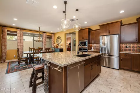Kitchen - 10620 E Tiburon Ave, Mesa, AZ 85212 photo 4 of 6
