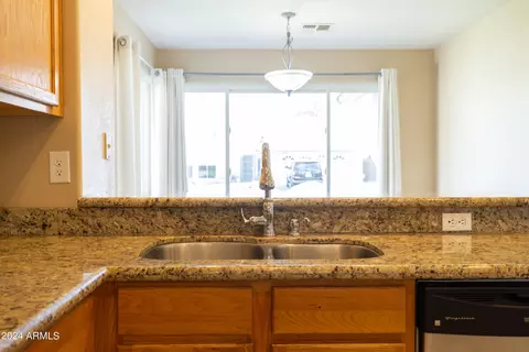 Bath - 4208 E Ford Ave, Gilbert, AZ 85234 photo 1 of 10