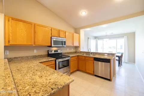 Kitchen - 4208 E Ford Ave, Gilbert, AZ 85234 photo 2 of 12