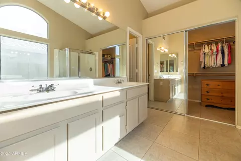 Bath - 4208 E Ford Ave, Gilbert, AZ 85234 photo 2 of 10