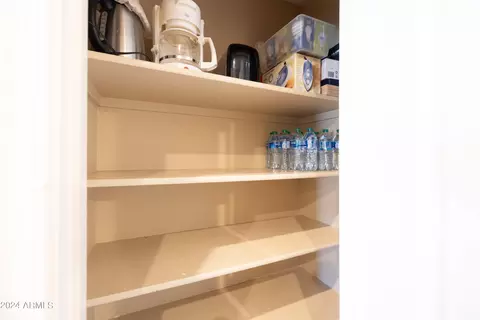 Kitchen - 4208 E Ford Ave, Gilbert, AZ 85234 photo 5 of 12