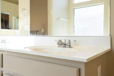 Bath - 4208 E Ford Ave, Gilbert, AZ 85234 photo 4 of 10