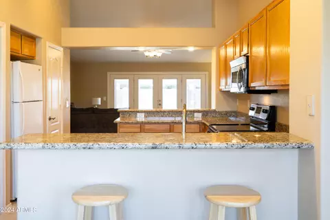 Kitchen - 4208 E Ford Ave, Gilbert, AZ 85234 photo 11 of 12