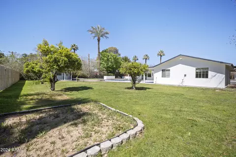 Exterior - 2441 E Whitton Ave, Phoenix, AZ 85016 photo 12 of 14