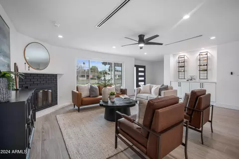 Living - 2441 E Whitton Ave, Phoenix, AZ 85016 photo 2 of 3