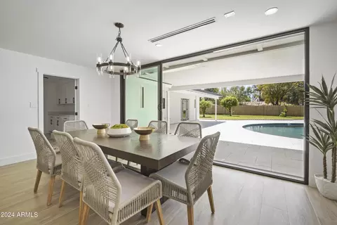 Dining - 2441 E Whitton Ave, Phoenix, AZ 85016 photo 3 of 5