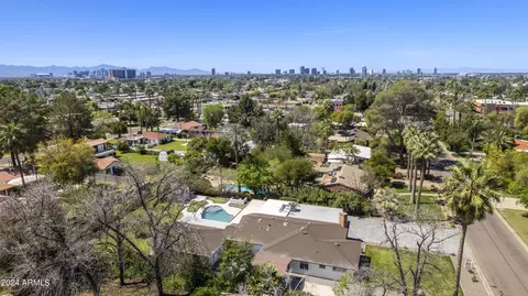 View/Area - 2441 E Whitton Ave, Phoenix, AZ 85016 photo 4 of 4