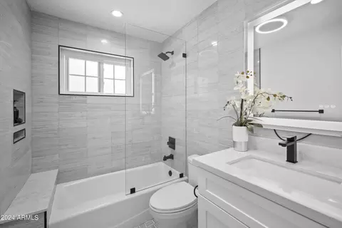Bath - 2441 E Whitton Ave, Phoenix, AZ 85016 photo 7 of 10