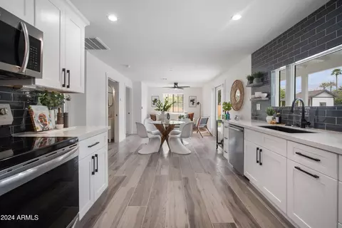 Dining - 2441 E Whitton Ave, Phoenix, AZ 85016 photo 4 of 5