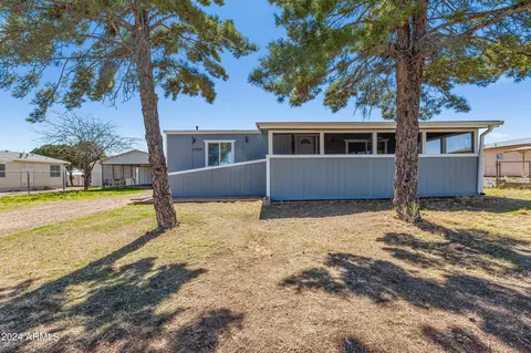 17071 E Panorama Dr, Mayer, AZ 86333