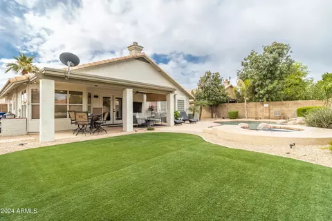 1692 W Flintlock Way, Chandler, AZ 85286