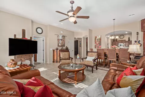 Living - 6202 E Mckellips Rd #283, Mesa, AZ 85215 photo 2 of 4