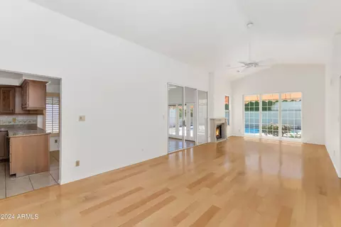 4147 E Becker Ln, Phoenix, AZ 85028 photo 3