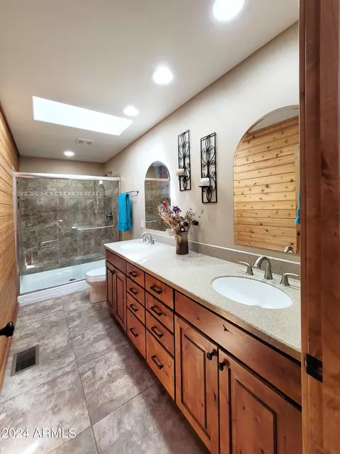 Bath - 6195 W Hidden Pines Loop, Pine, AZ 85544 photo 1 of 5