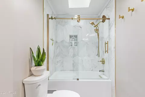 Bath - 1309 E Colter St, Phoenix, AZ 85014 photo 4 of 6