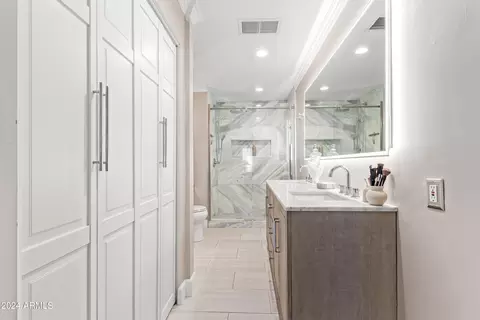 Bath - 1309 E Colter St, Phoenix, AZ 85014 photo 1 of 6